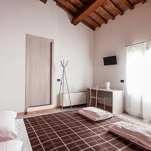 Bianchi 64 Bed & Breakfast Pisa
